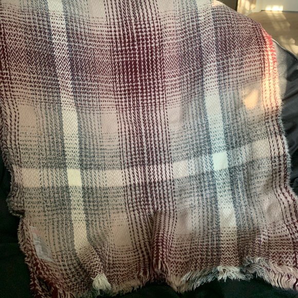 Scarf - Picture 3 of 4